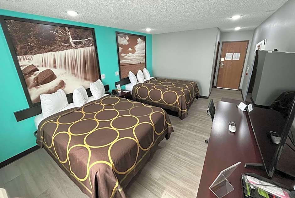 Super 8 by Wyndham Emporia