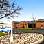 Days Inn & Suites by Wyndham Lancaster Amish Country