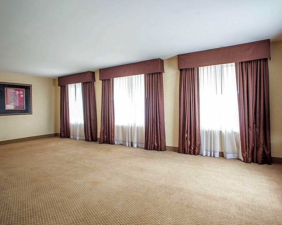 Quality Inn Aurora - Naperville Area