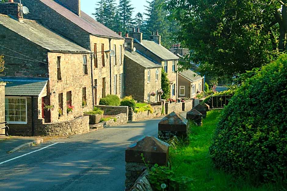 Kings Head - Riverside, Ravenstonedale