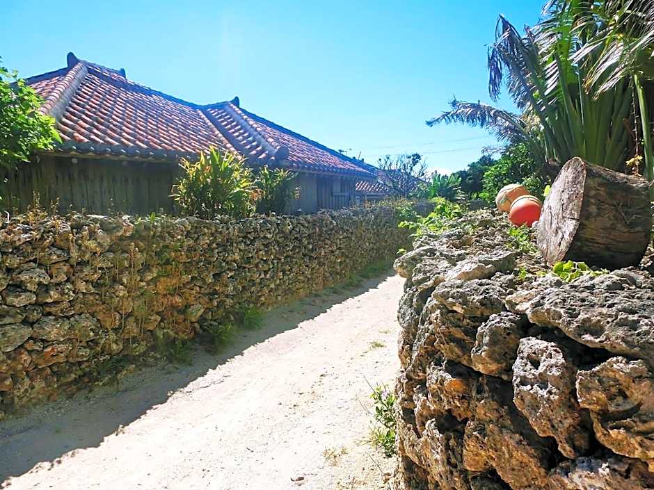 Taketomijima Guesthouse and je Taime