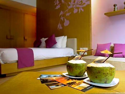 Iyara Beach Hotel and Plaza