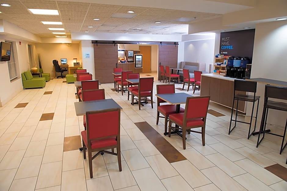 Holiday Inn Express Hotel & Suites Elkhart-South By IHG