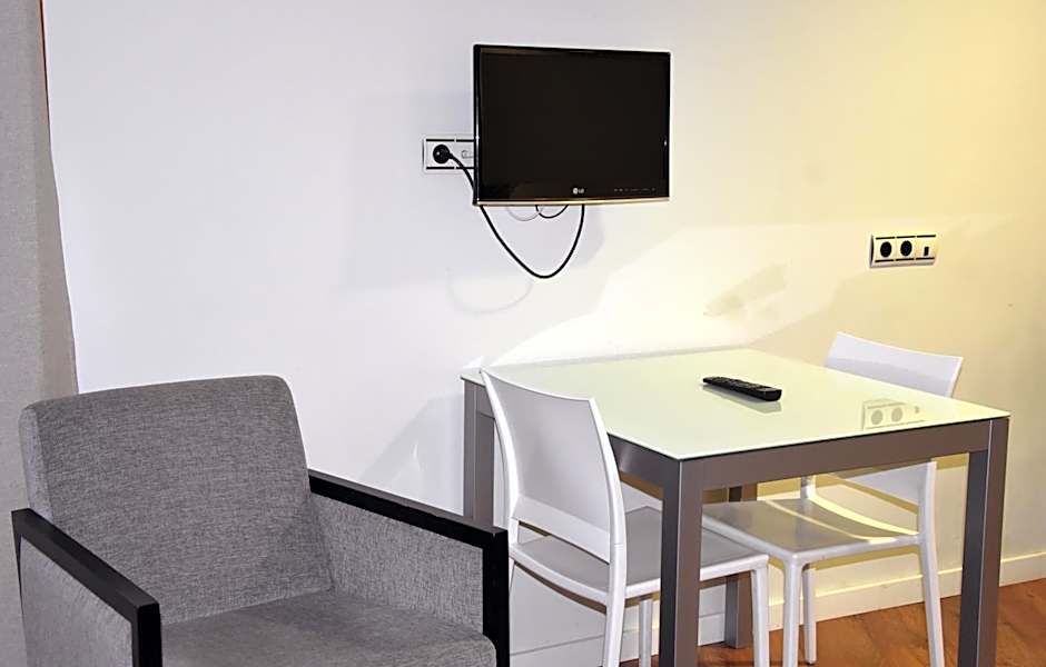 Hotel y Apartamentos SNO Isaba