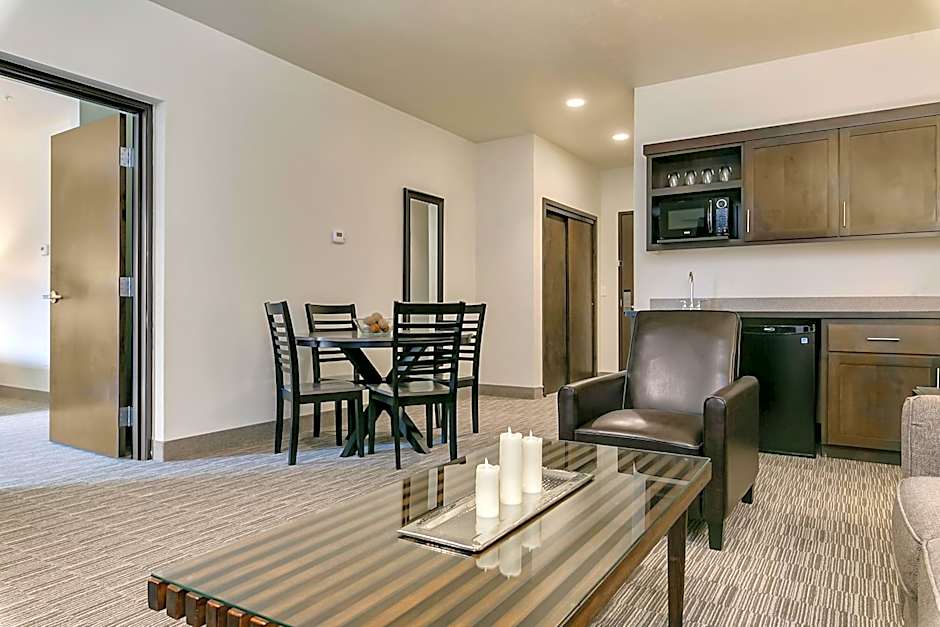 Silver Creek Hotel