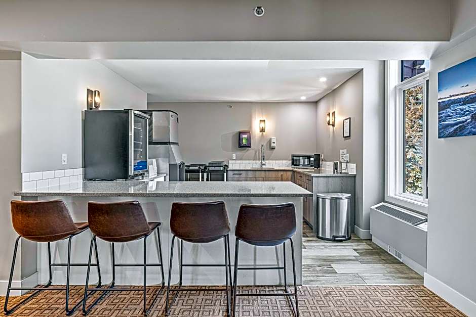 Basecamp Lodge Canmore