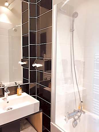 1 King Bed, Non-Smoking, Family Room, Sofabed For Two