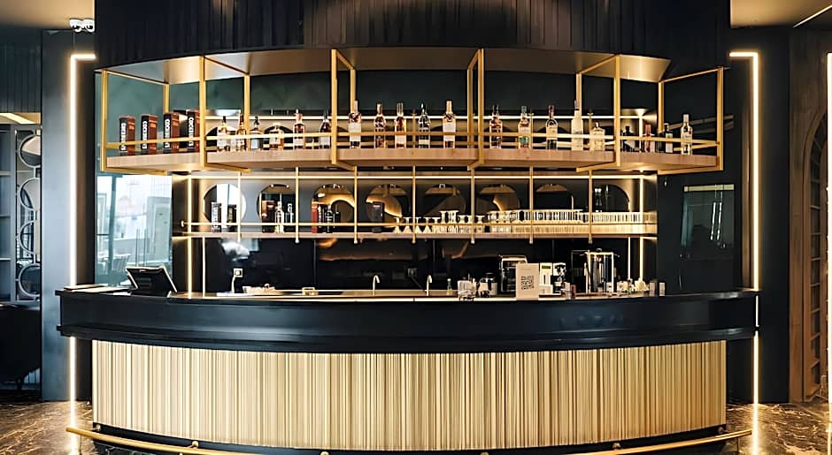 Grand Central Premier