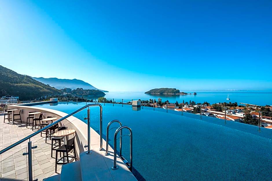 Photo 1 of 50 of Iberostar Waves Slavija