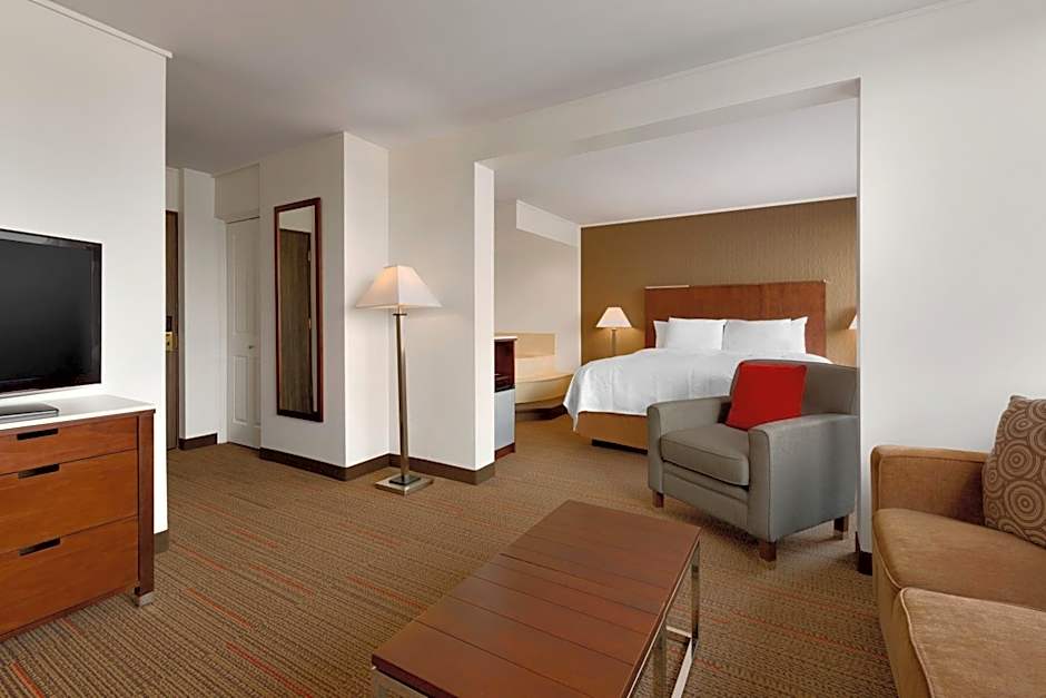 Photo 1 of 16 of Premium 1 King Bed Suite, Jetted Tub