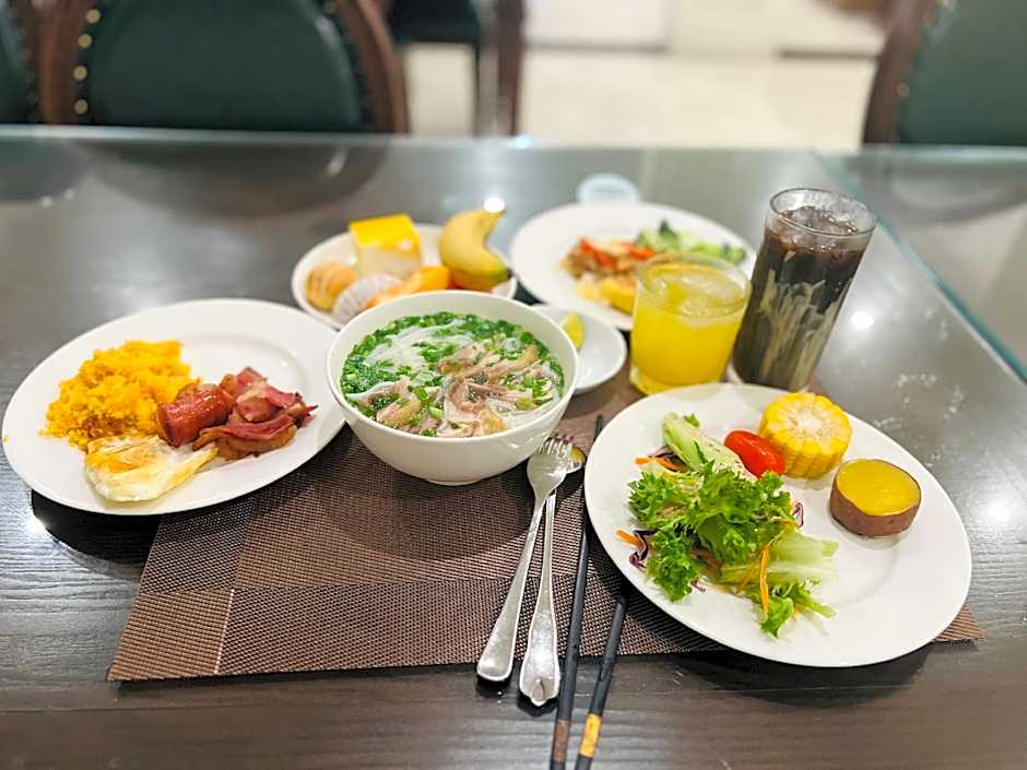 Paragon Noi Bai Hotel and Pool