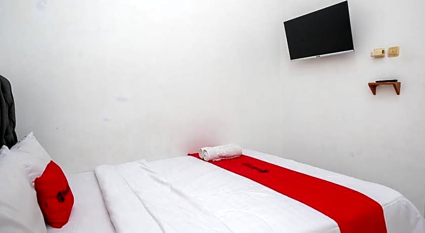 RedDoorz Syariah near Alun Alun Wonosobo 4