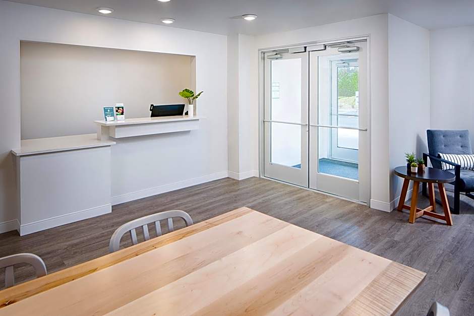 WoodSpring Suites Seattle Everett