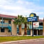 Days Inn & Suites by Wyndham Needles