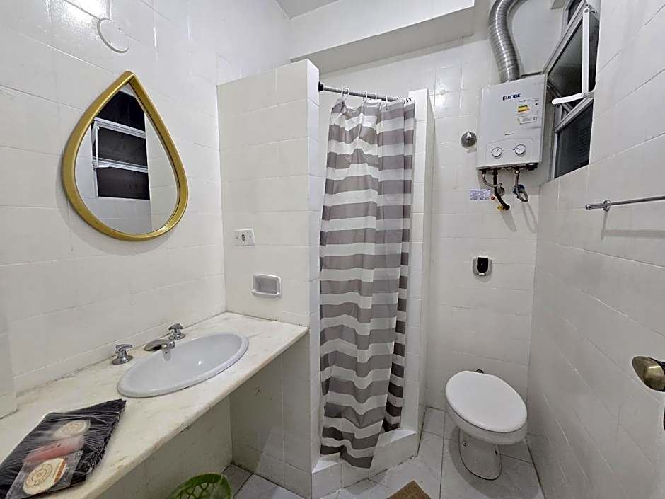 Qto e Sala, Smart TV, Wi-Fi, Ar-Cond, Praia de Copacabana