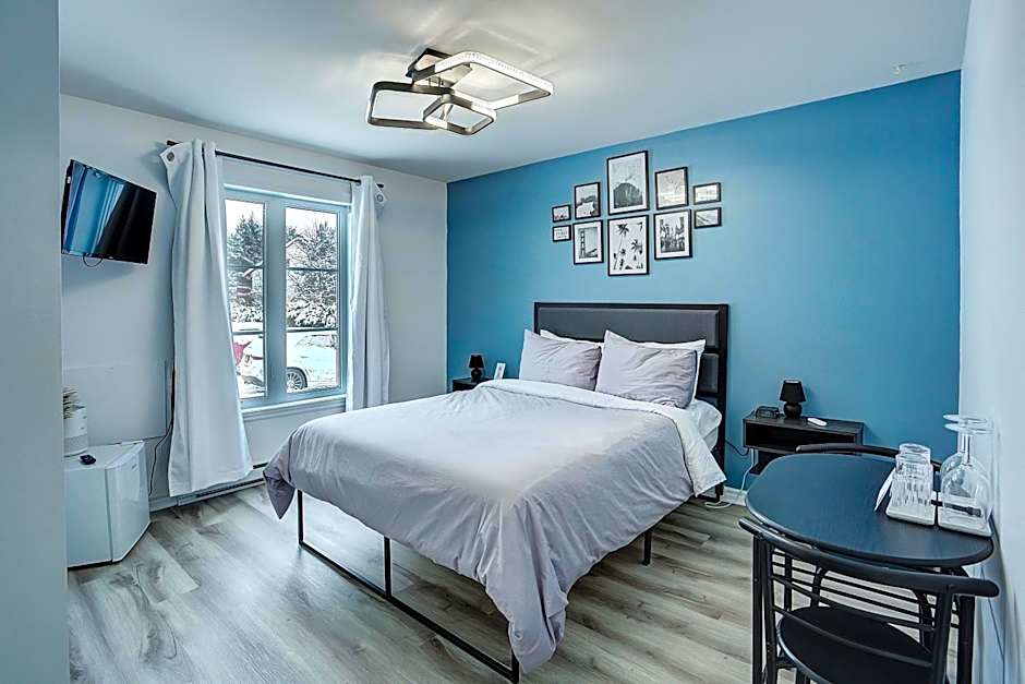 Le 900 Tremblant Inn Café and Bistro