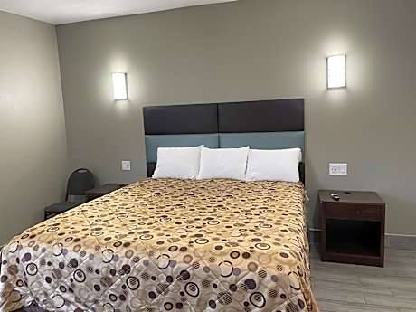 King Room with Spa Bath