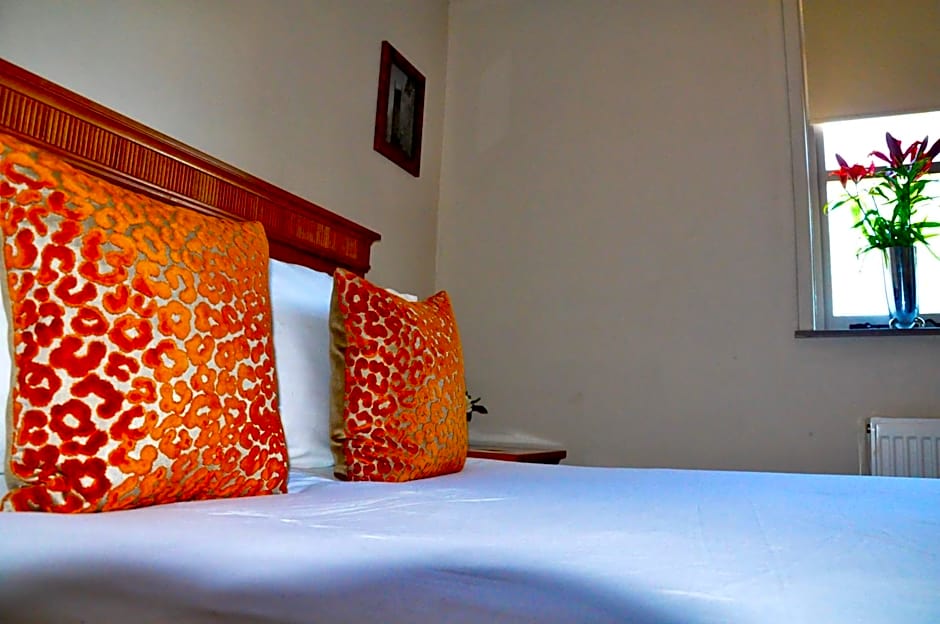 The Hollybush Inn and B&B