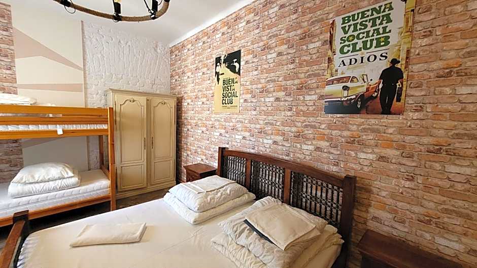 Chmielna 5 Rooms & Apartments