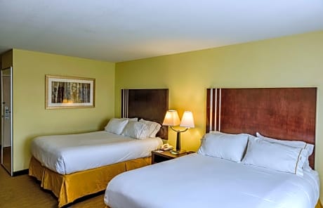 Double Room with Two Double Beds - Hearing Accessible - Non-Smoking