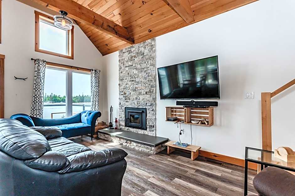 Elysium - Perfect Waterfront for the Holidays