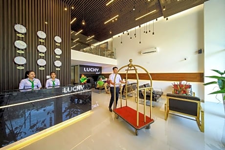 Lucky Hotel