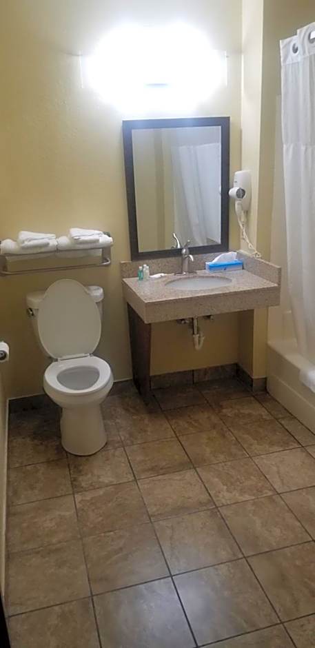 Quality Inn Chesterton near Indiana Dunes National Park I-94