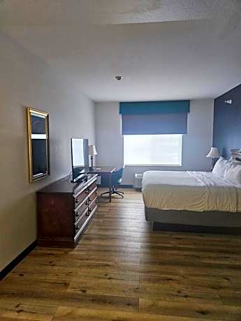 King Studio Suite - Non-Smoking