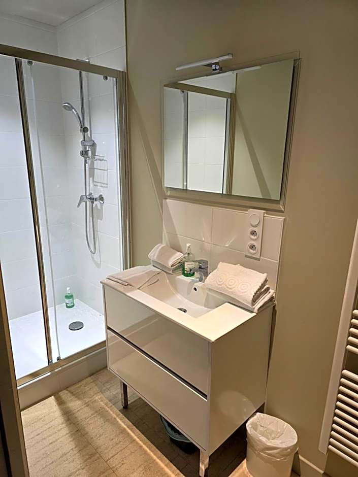 Au Loup Historic Apartments