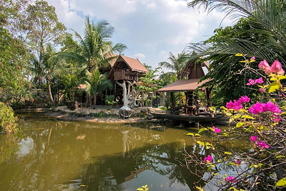 Suankaew​ art​ hostel​