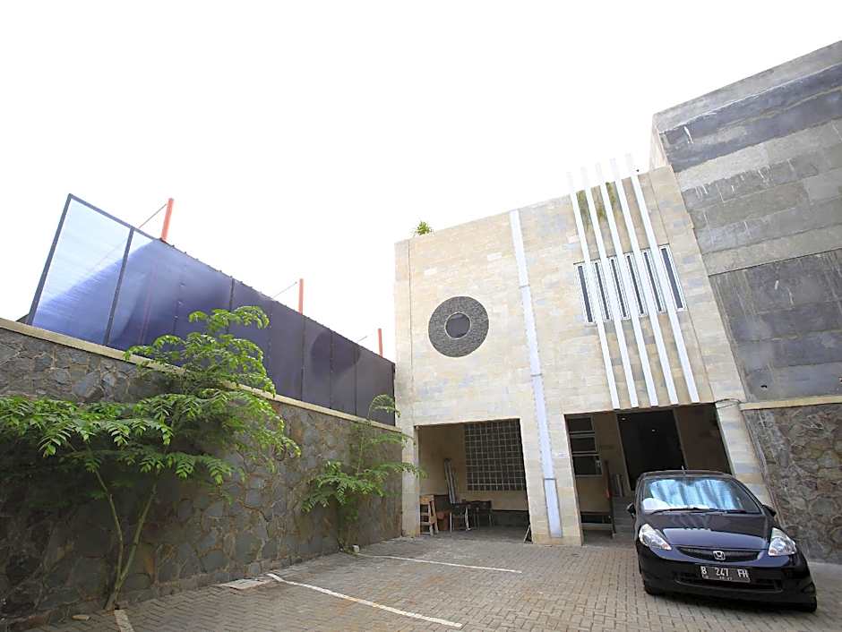 RedDoorz Near Cilandak Town Square