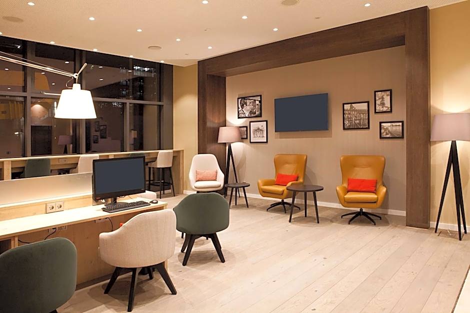 Hampton by Hilton Berlin City East Side Gallery