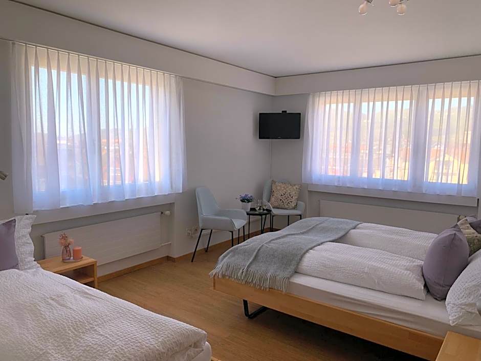 Hotel B&B Stossplatz anytime and easy self Check-in