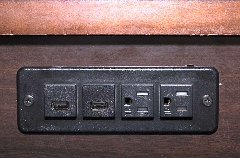 Red Roof PLUS+ Columbus Downtown- Convention Center