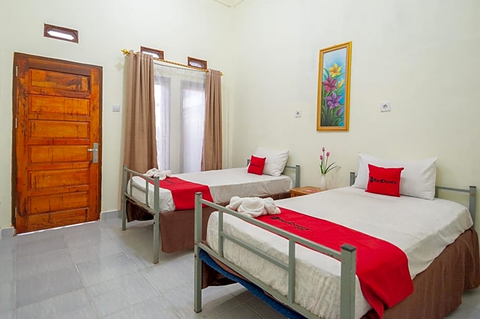 Reddoorz Syariah near tirtasari sonsang dan banto royo