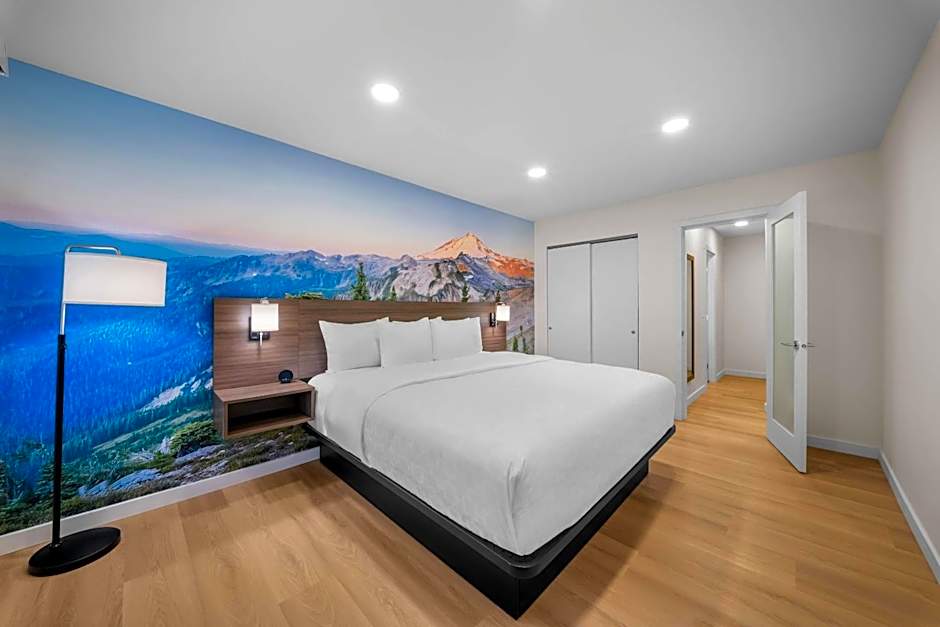 Clarion Pointe Kent - Seattle South