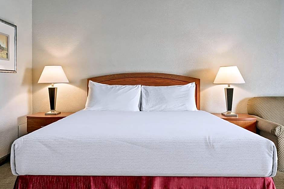 Golden Sails Hotel
