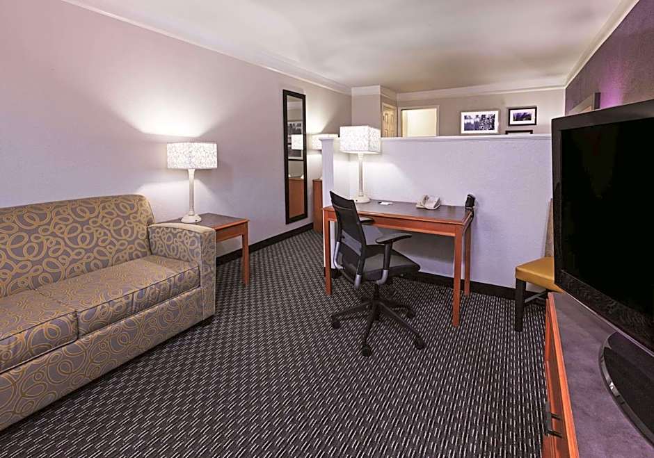 La Quinta Inn & Suites by Wyndham San Marcos