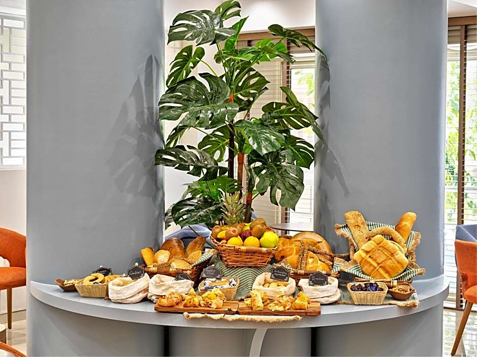 Phidias Piraeus Hotel