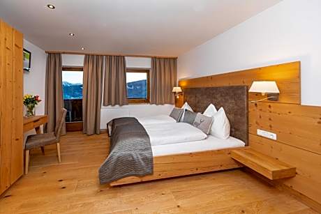 One-Bedroom Apartment with Balcony