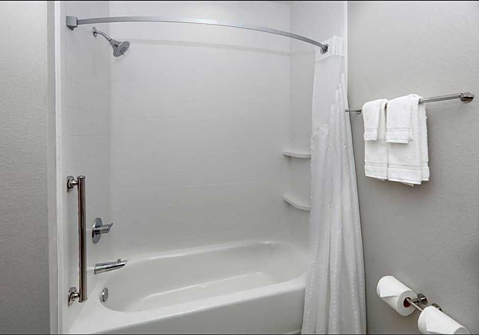 Holiday Inn Express & Suites - Plano - The Colony, an IHG Hotel