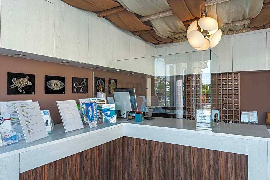 Village Inn Studios & Family Apartments