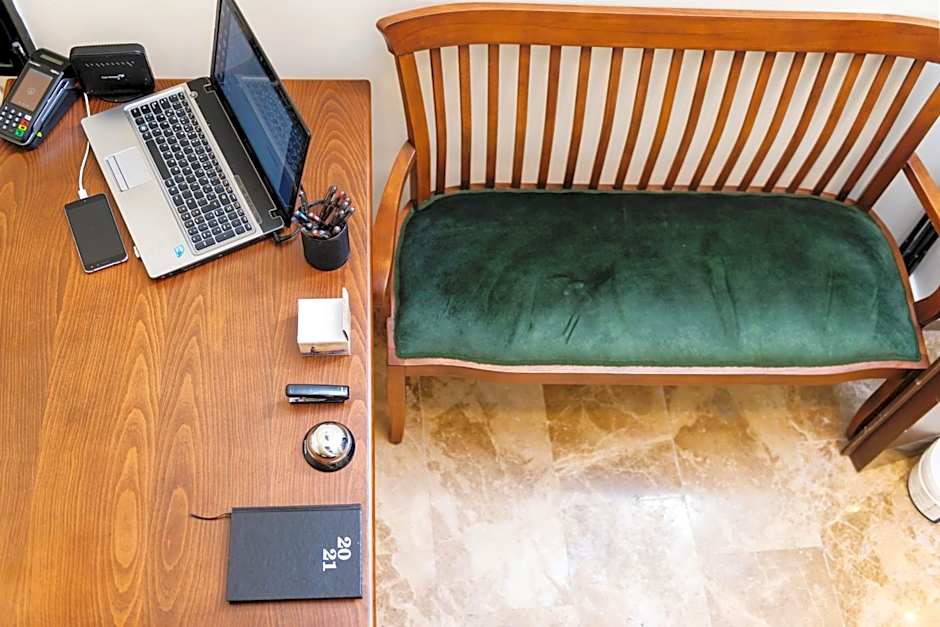 Gloria Suites Old City