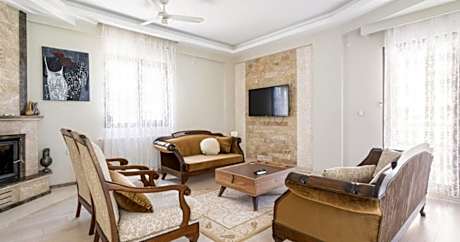 Comfortable villa with garden in “Urla İskele”