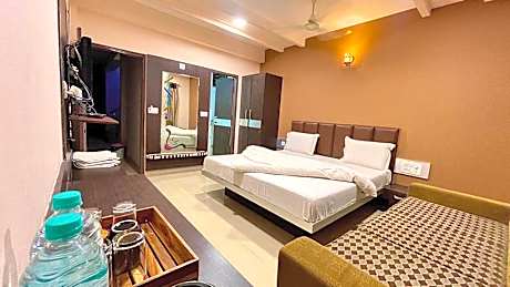 Deluxe King Room