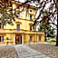 VILLA EVELINA Bad And Breakfast Home Restaurant Gurmet