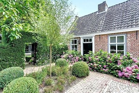 Van Gogh Cottage