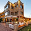 Danelis Studios & Apartments