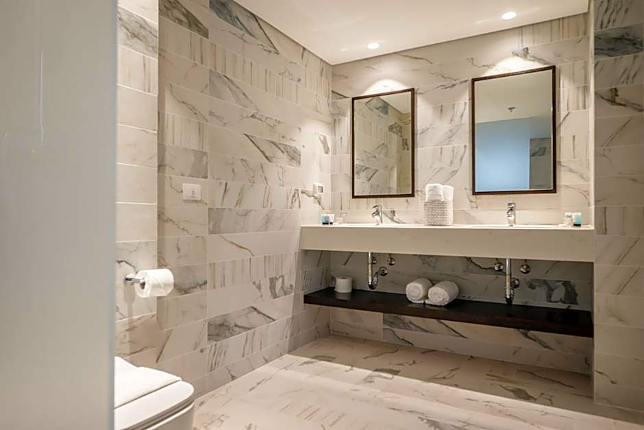 Golden Crown Haifa Hotel