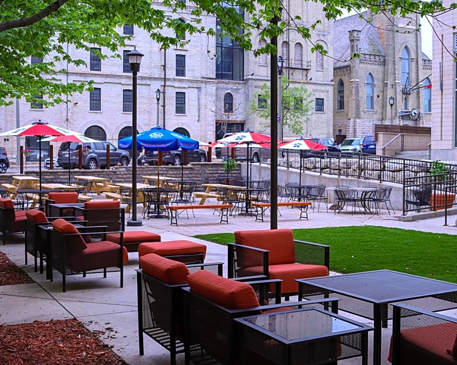 Brewhouse Inn and Suites